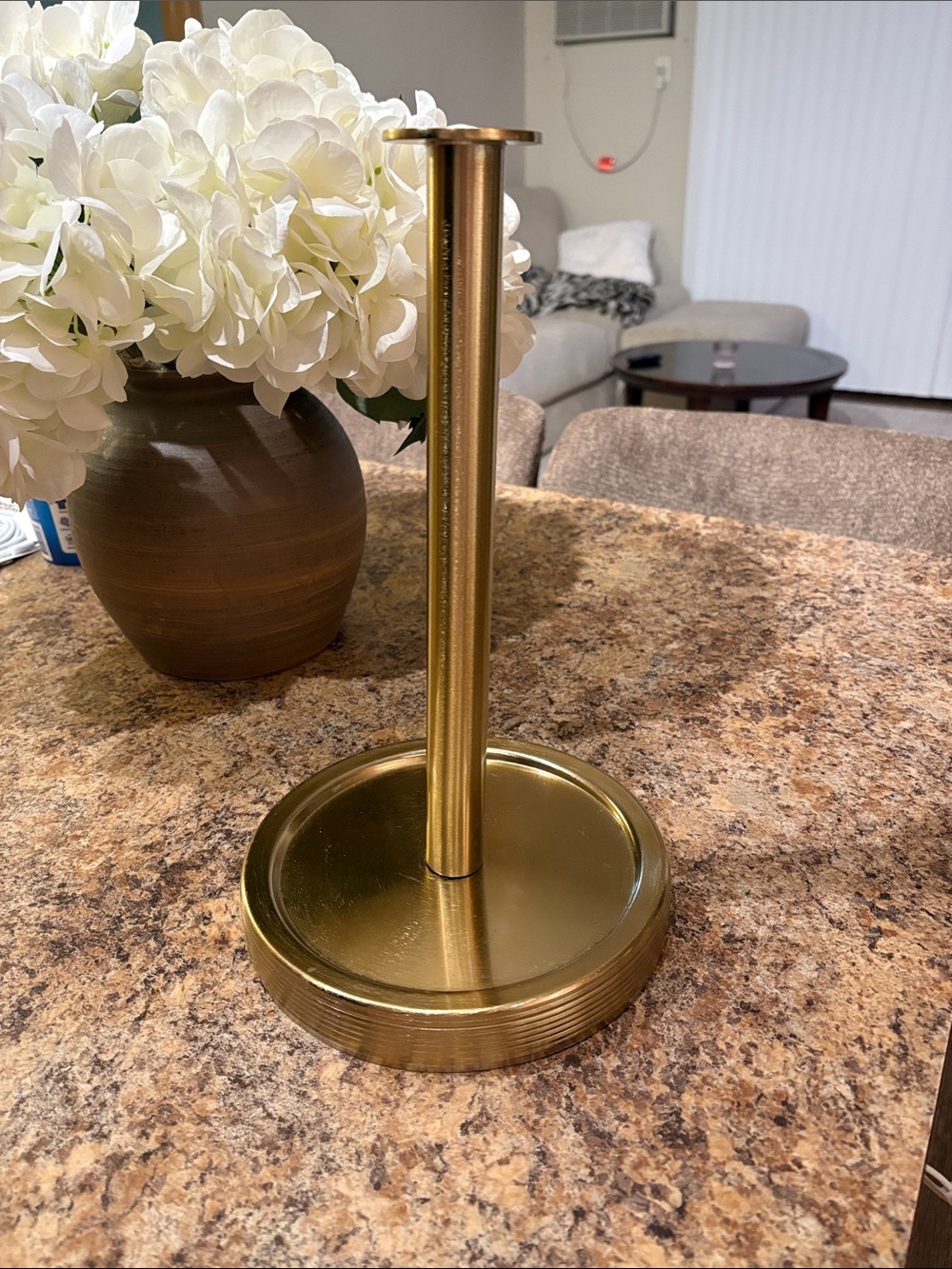 Gold Paper Towel Holder – Sleek Vertical Stand